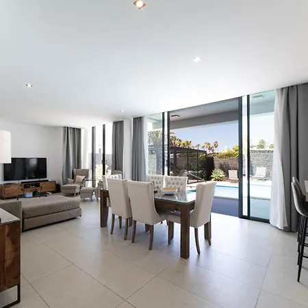 Lanz A Lot, Modern 3 Bed With Private Pool Vila *