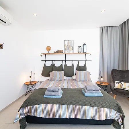 Lanz A Lot, Modern 3 Bed With Private Pool Vila *