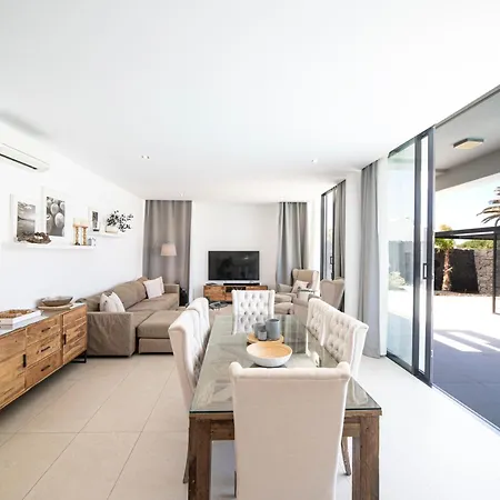 Vila Lanz A Lot, Modern 3 Bed With Private Pool Puerto del Carmen (Lanzarote)