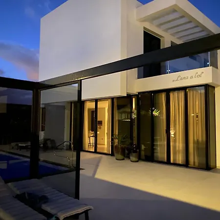 Lanz A Lot, Modern 3 Bed With Private Pool Vila